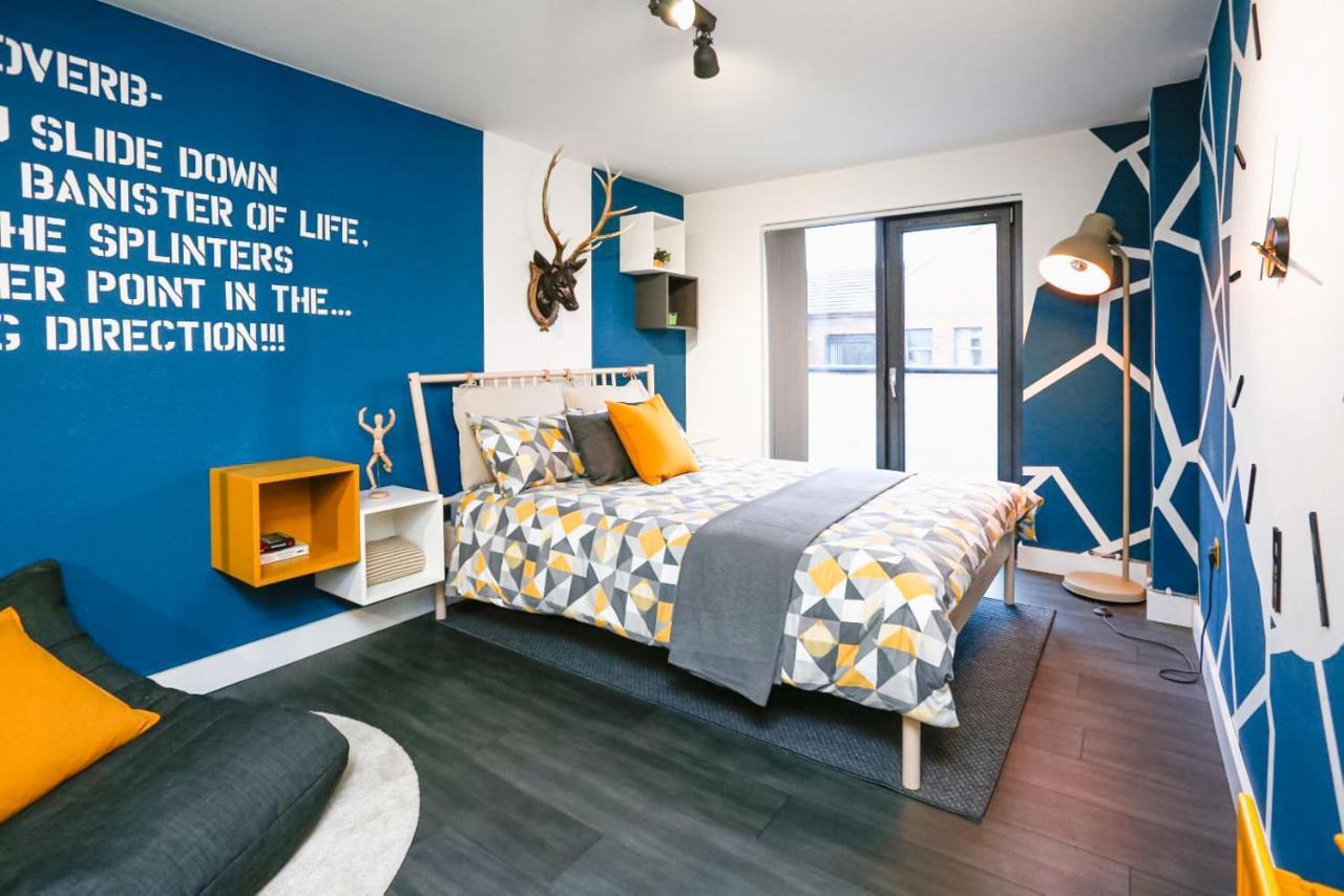 Funky City Apartment - Secure Parking - Wifi - Sleeps 6 - No Parties 贝尔法斯特 外观 照片