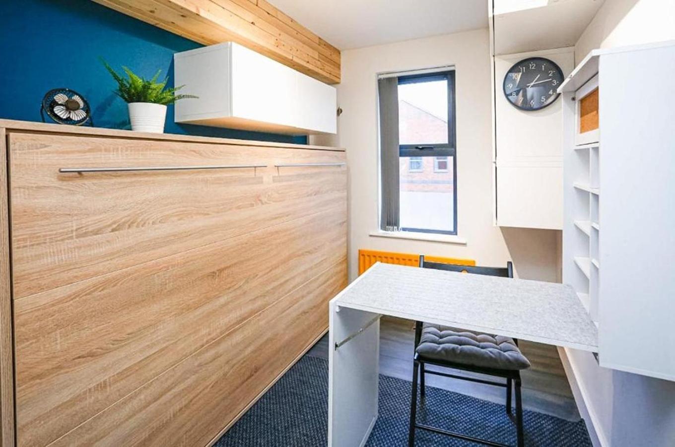 Funky City Apartment - Secure Parking - Wifi - Sleeps 6 - No Parties 贝尔法斯特 外观 照片