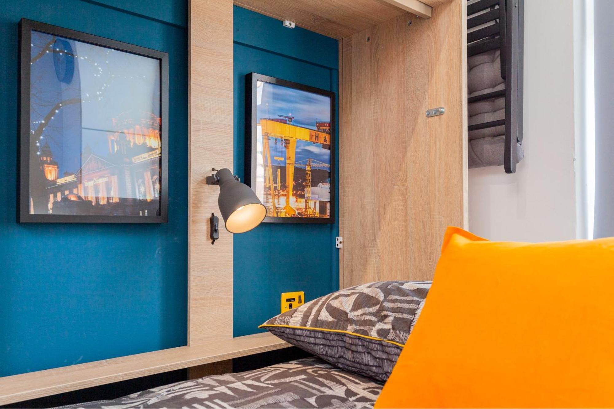 Funky City Apartment - Secure Parking - Wifi - Sleeps 6 - No Parties 贝尔法斯特 外观 照片